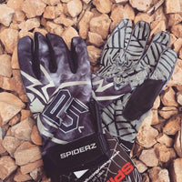 Spiderz P5 Black batting gloves